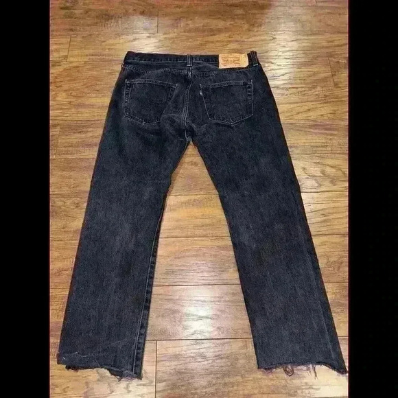 Levi's 501 Jeans Black Denim Raw Hem Straight Womens Size 34 Jeans - Picture 6 of 9